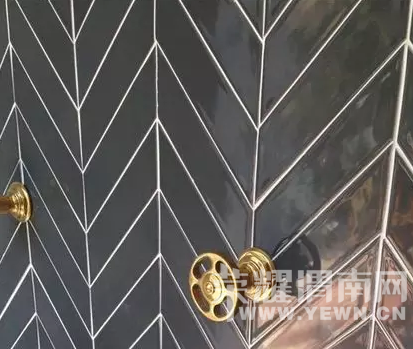 ����������ɷ��ɵɵ�ֲ������װ�޾����ںں����Ĵ�ש������