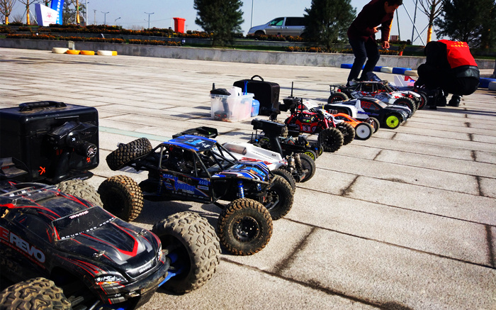 μ��������ôһȺ�ˣ��������������ɷɻ���