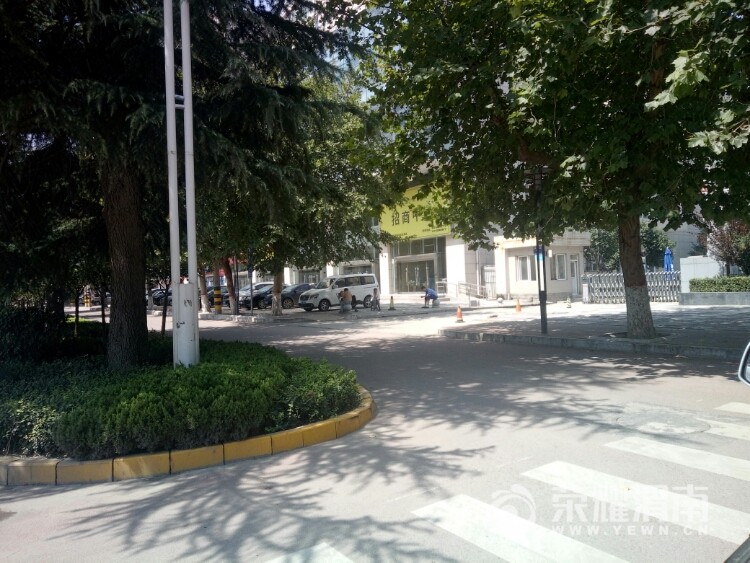 (有图有真相)高新区某物业私自在公共区域圈地