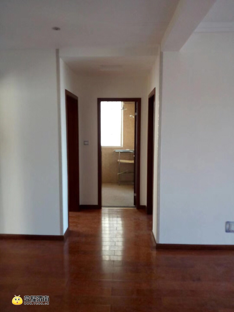 城上城1梯2户小三室,小高层8楼,集中供暖,对面