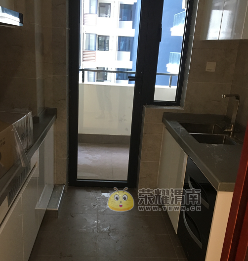 姐姐买的房,为什么100多平米,感觉客厅窄很,是