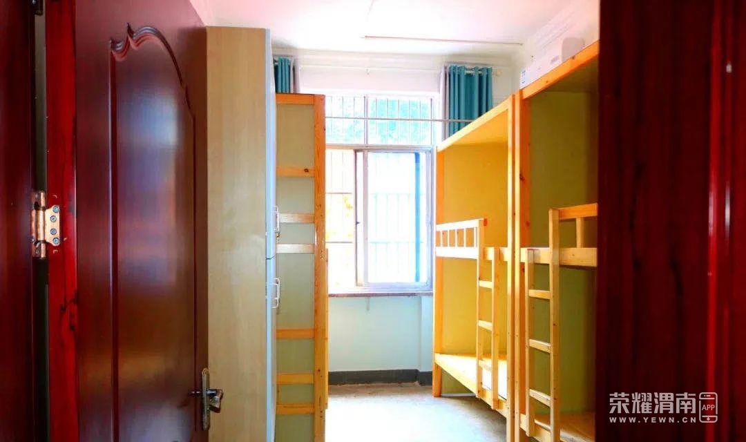 085455jmrz2qqa8a2282qj.jpg