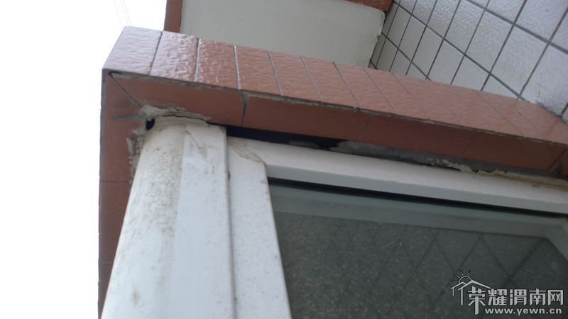 ��̨���ϵĺڶ�