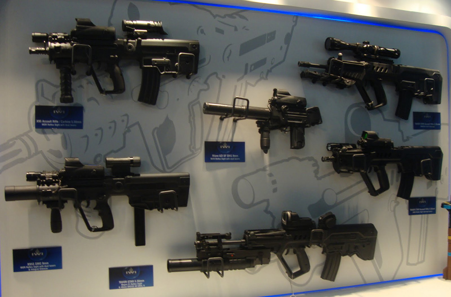 ��ɫ����һ��ǹе����2012��������չ ���෱��.jpg