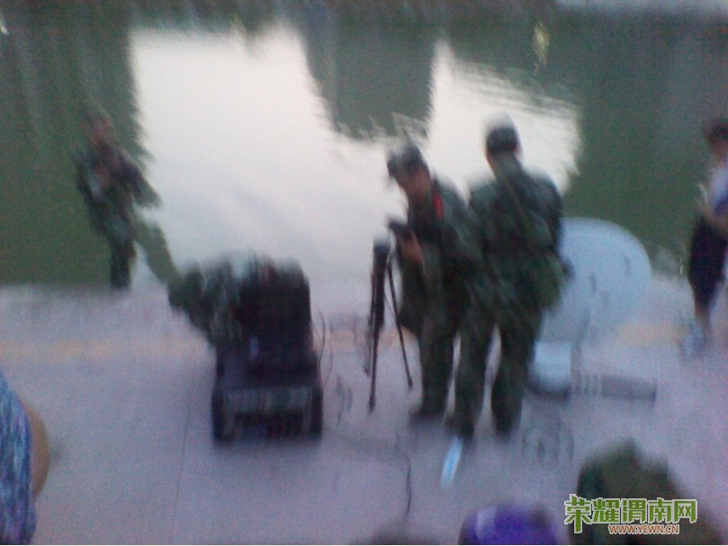 ���侯����½��