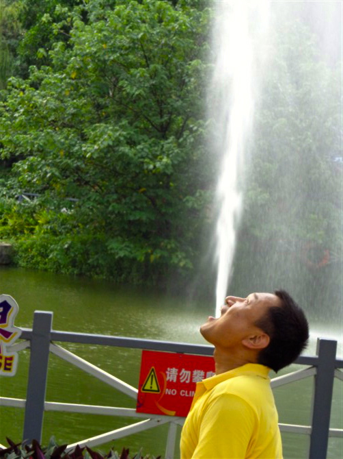 ��ף����Сѧ���꼶�ˣ�������Ƭ���ʹ�����