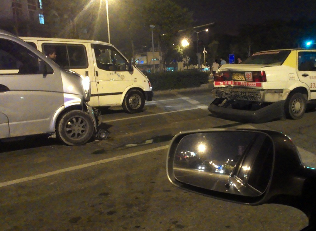 �����Ǽ�У�ĳ�