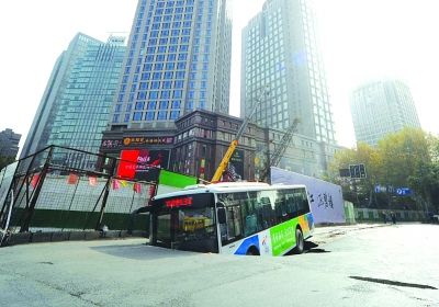 �Ͼ����й���·��������һ��������