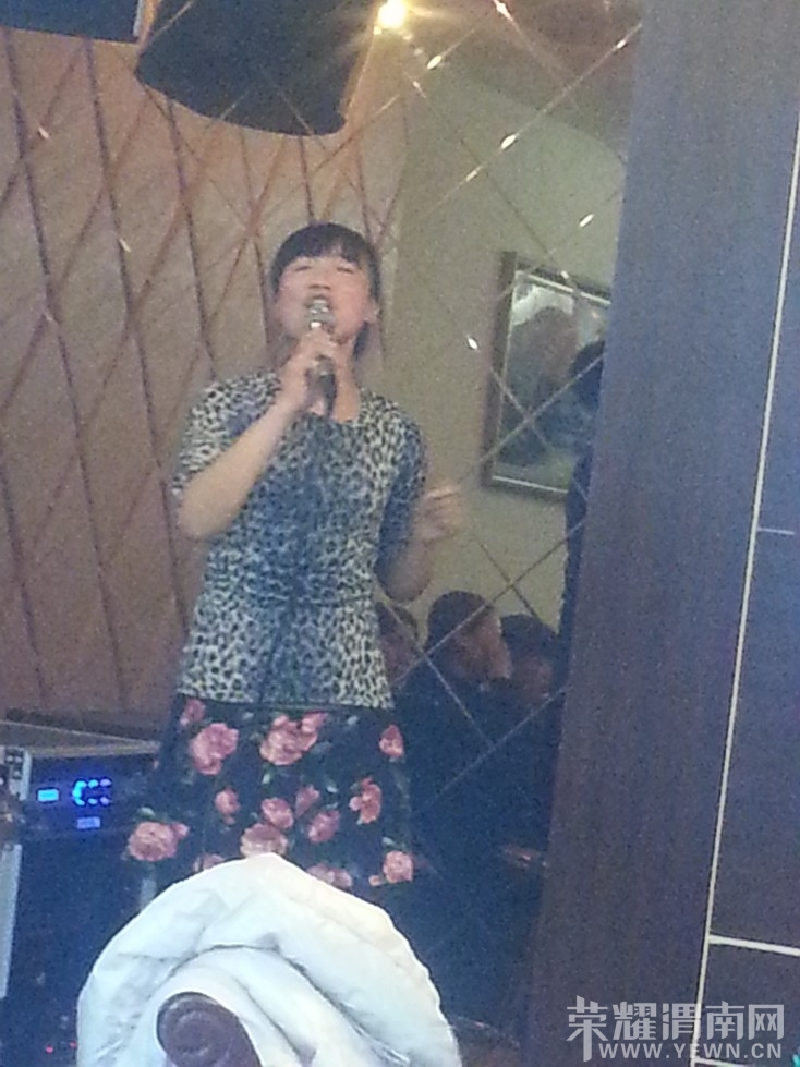 ��Ů����ڰ���