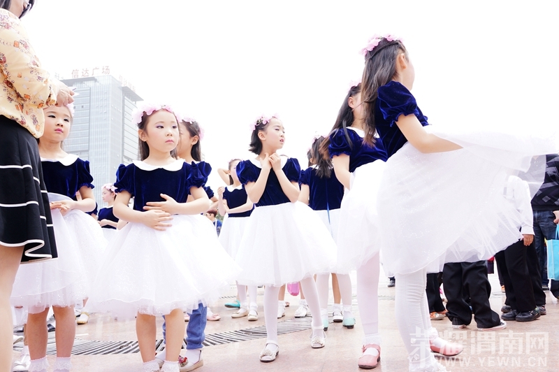 ��ҫμ���������Ĺ㳡�ͼ��ȫ��¼