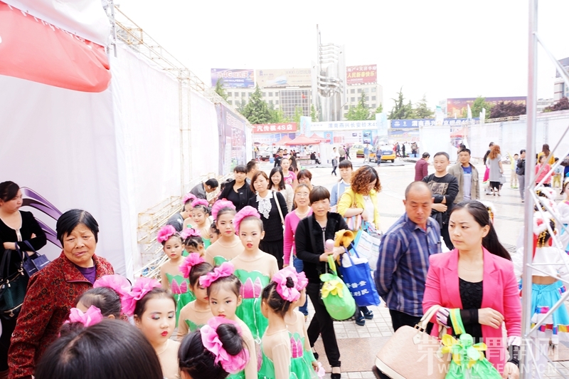 ��ҫμ���������Ĺ㳡�ͼ��ȫ��¼