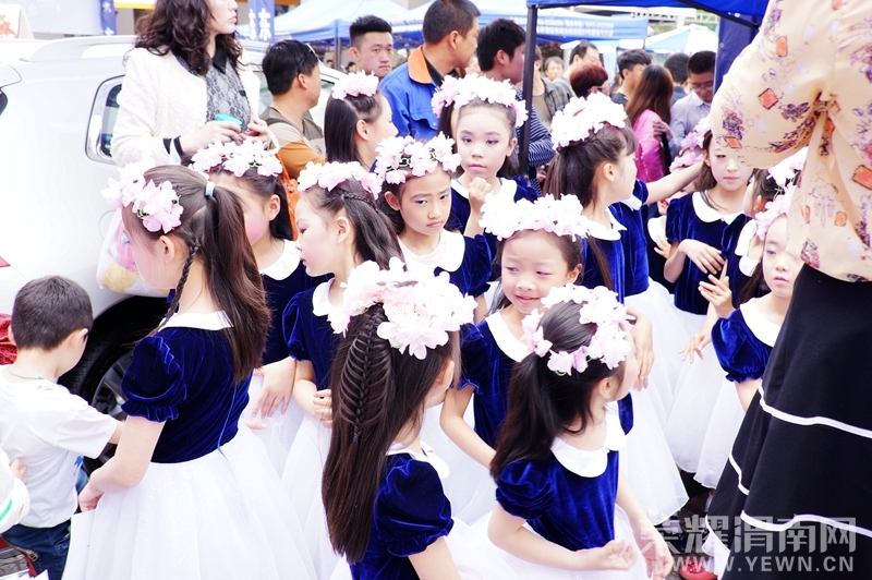 ��ҫμ���������Ĺ㳡�