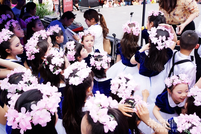 ��ҫμ���������Ĺ㳡�