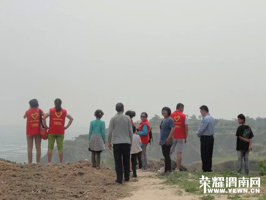 ����ʦѧ��һ���߹ۻƺ�