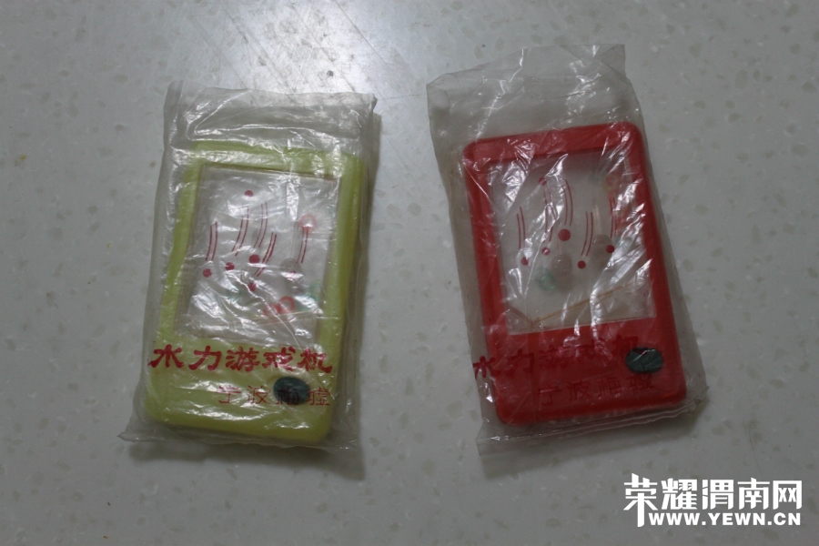 212125ss0dhtd4h3z00300.jpg