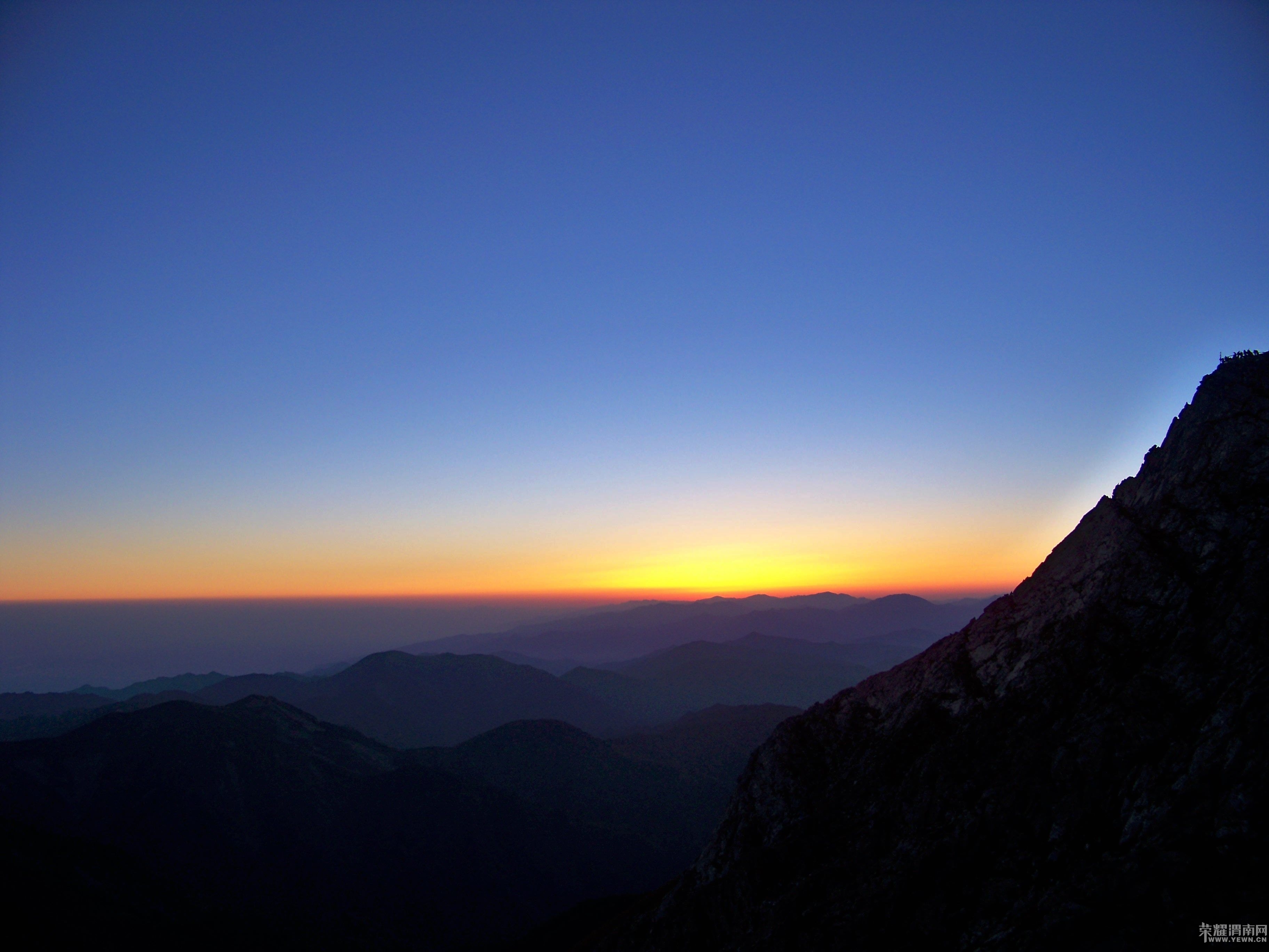 231608ae12iy6reii281y6.jpg