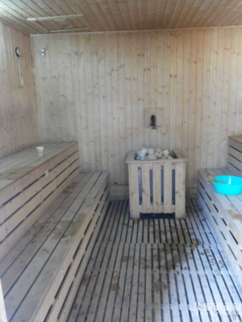 093044z68cvmvv616owcox.jpg