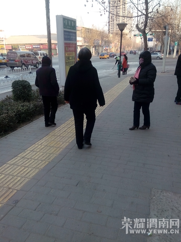 090509p93eqay9elcl2062.jpg