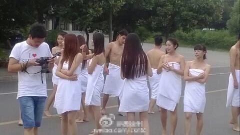 082404bd2qd7tzk008ubku.jpg