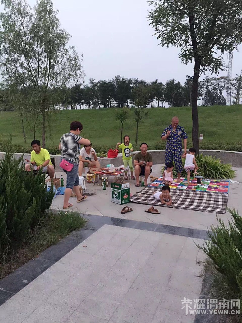 223116s9surrzmhunuxhqf.jpg