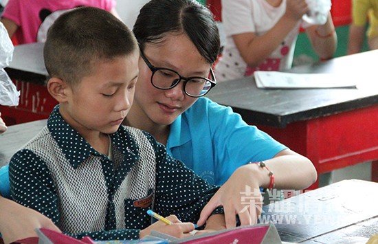 ʵ����Ա����ΪС���Ѹ�������