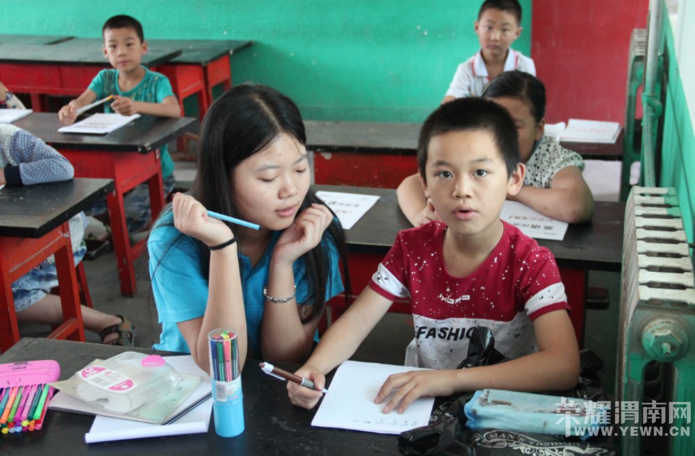 ʵ����Ա����ΪС���Ѹ�������