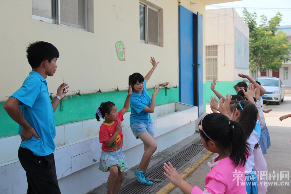 ʵ����Ա��С������һ������