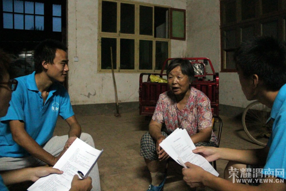 ʵ����Ա�����ʾ�����