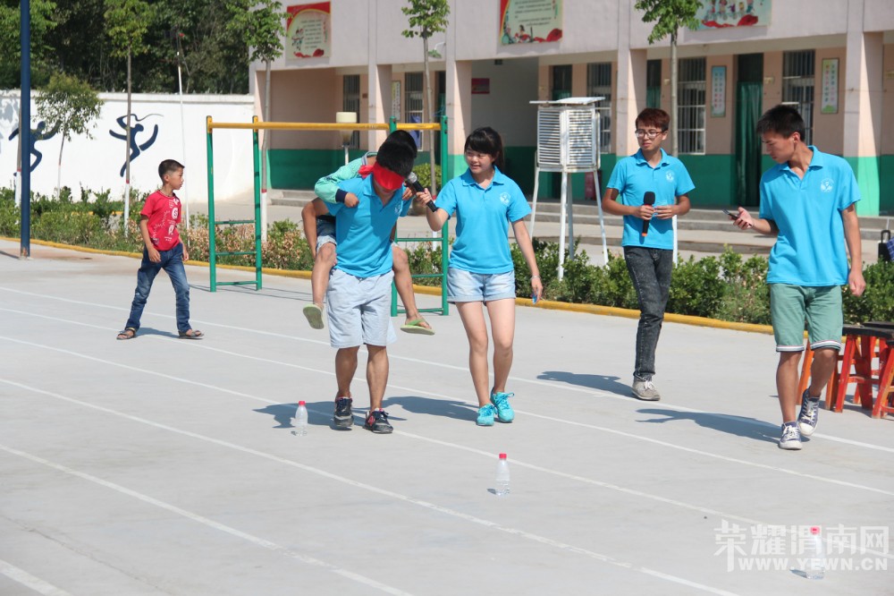 ʵ����Ա����С��������Ϸ