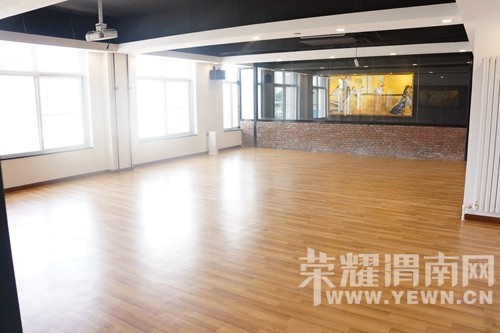 ��������Ь�赸ѧУ��μ���ˣ�С�����ȥ̽��~