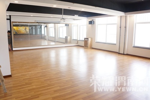 ��������Ь�赸ѧУ��μ���ˣ�С�����ȥ̽��~