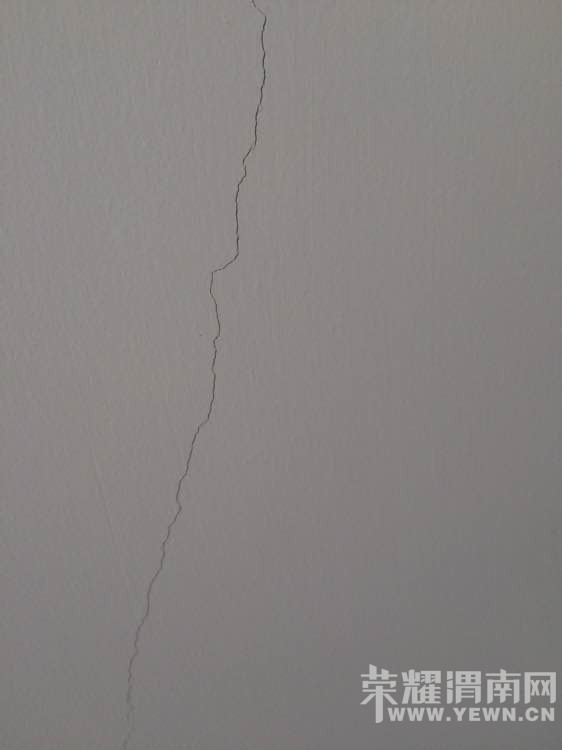 �·�װ�޲���һ��ǽ�忪�ѣ��Ҹ�զ�죿