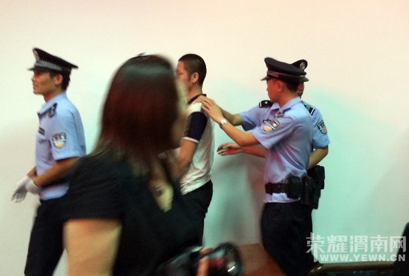 ������4���� μ���������ųֵ����ѻ�Ů�Ѽ�����