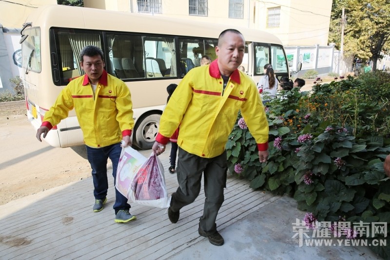 μ��־Ը�߷���Ӳμ���ʯ��־Ը�߷���Ϊ���ض�ͯ����ů