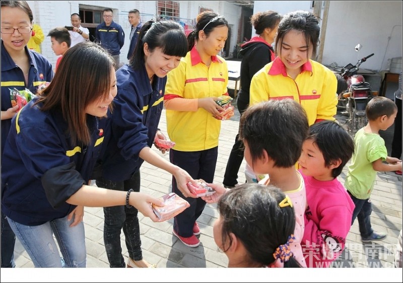 μ��־Ը�߷���Ӳμ���ʯ��־Ը�߷���Ϊ���ض�ͯ����ů