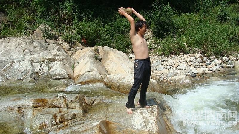 ����������