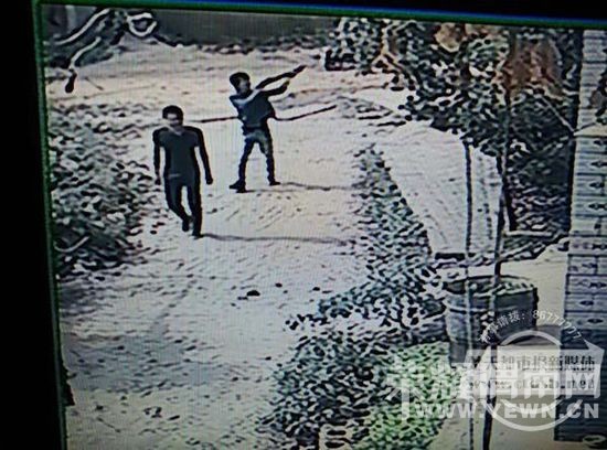 �人�º���һ��Ǩ��������˸� ҹ���Ů���ҽ�