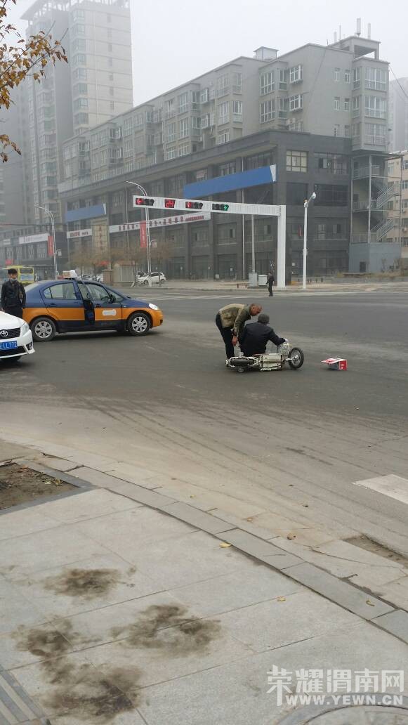 ���ڸոգ�ʤ�����������·ʮ��һ�����⳵��һ��綯����ͷײ��~