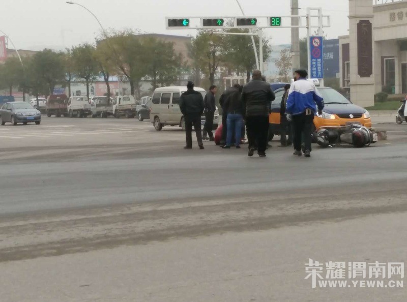 ��������������ʮ��һ���⳵��Ħ�г���ײ��ϣ����û�£�