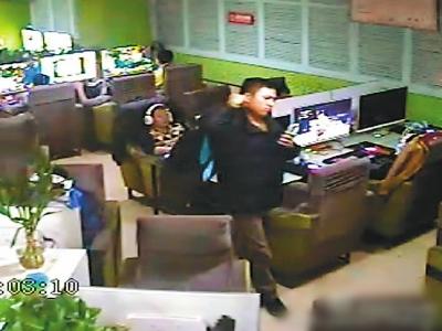 ѧ��������˯�ű�����͵  ��ʧ�޴�С������