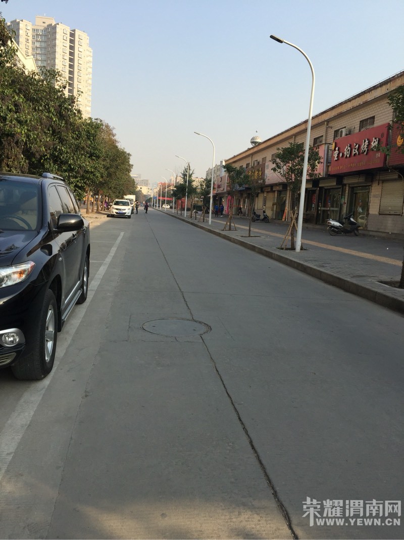 Ѱ���ڻ�԰С���м������·�ϵ����³��������۳�����ͼ����