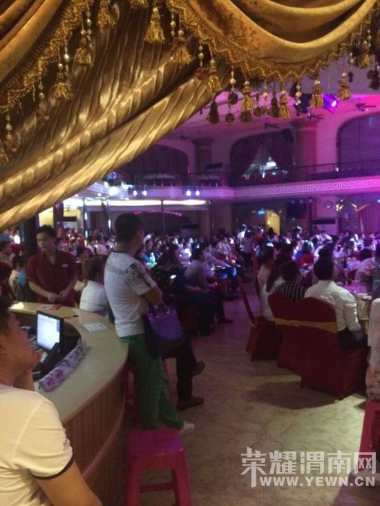 ����ǧ�˴�����Ἰ��ÿ�վٰ� �ٱ����˹�(ͼ)