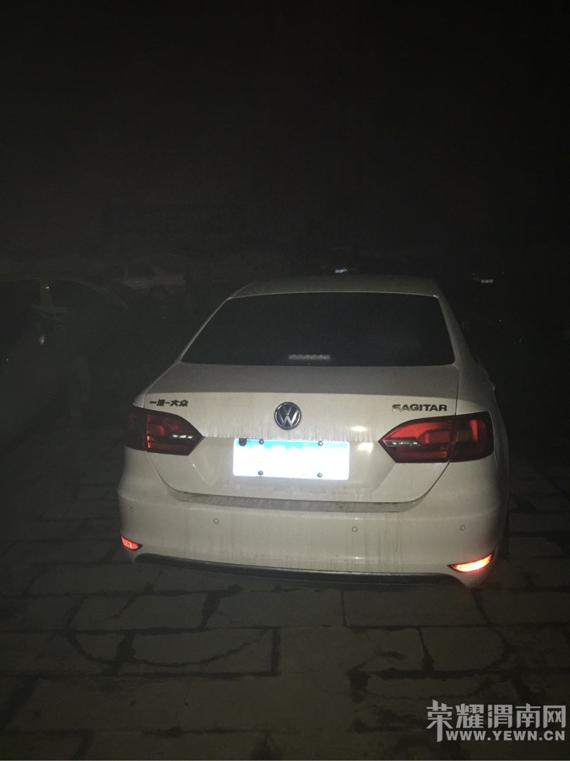 ����ˮ���³��ſڵ�ͣ��λ�����Ͳ��࣬����������ͣ���ʲ���