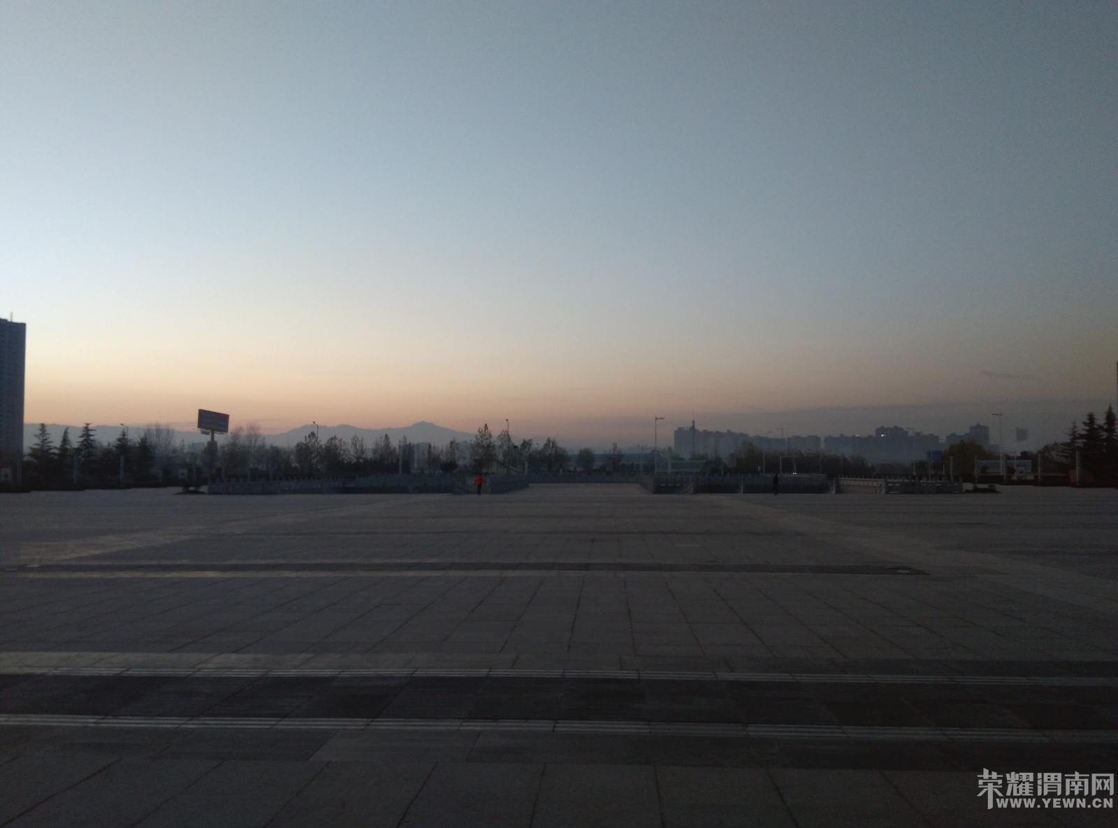 ʮ���ѵú�������μ�ϱ�վ��һȦ