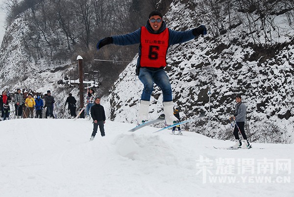 ����Ͽ��ɽ��ѩ��12��12��ʢ�󿪻�����һ��һȫ�쳩��