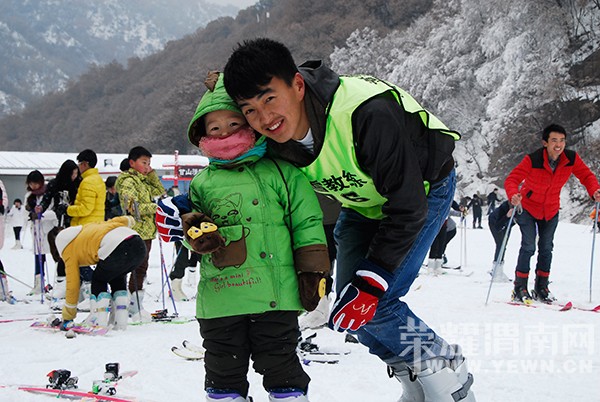 ����Ͽ��ɽ��ѩ��12��12��ʢ�󿪻�����һ��һȫ�쳩��