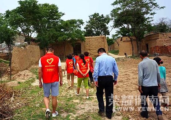 ů��2015�������ʼ����ļ���������𷢷���ļ���г�����־Ը�ߣ�