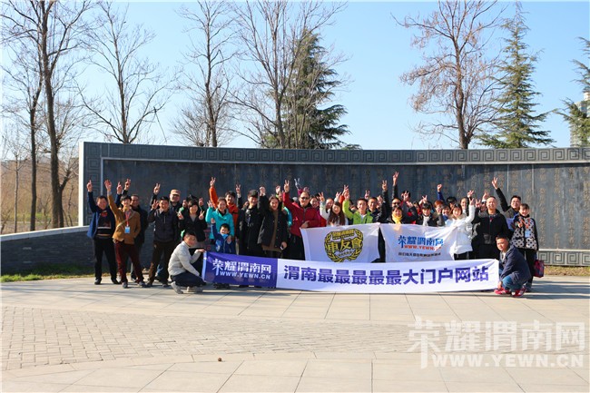 12��25�գ���ҫС����´���Դ�ؽݻ�ѩ��ȫ��¼��