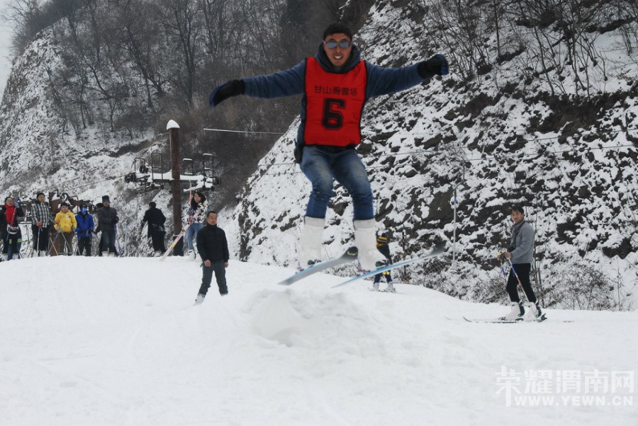 Ԫ����������Ͽ��ɽ��ѩ���͸���ɽ��Ȫ���������