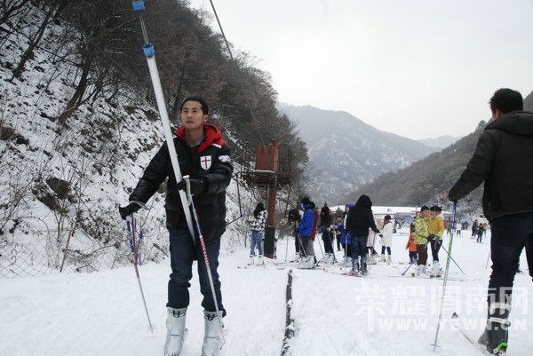 Ԫ����������Ͽ��ɽ��ѩ���͸���ɽ��Ȫ���������